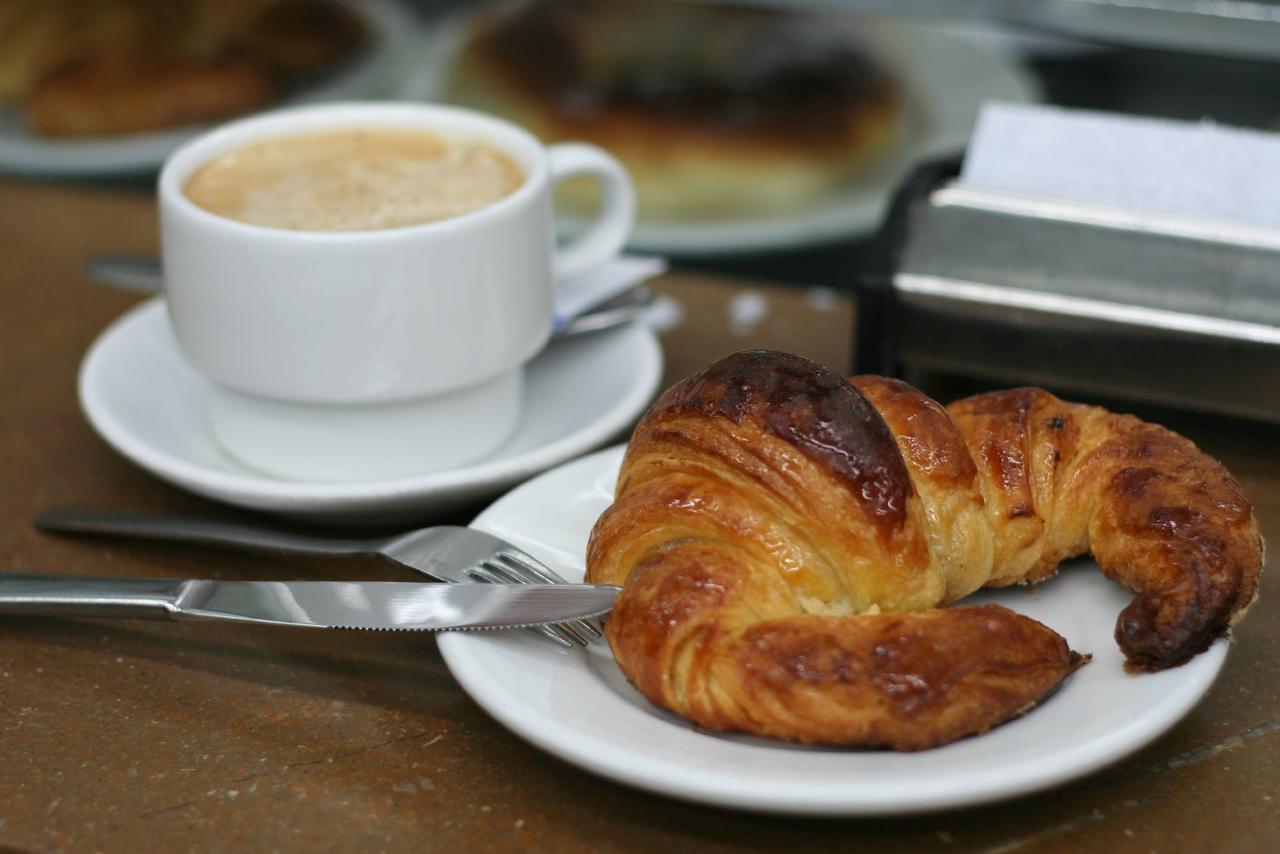 & Sports Cafe Hostel
