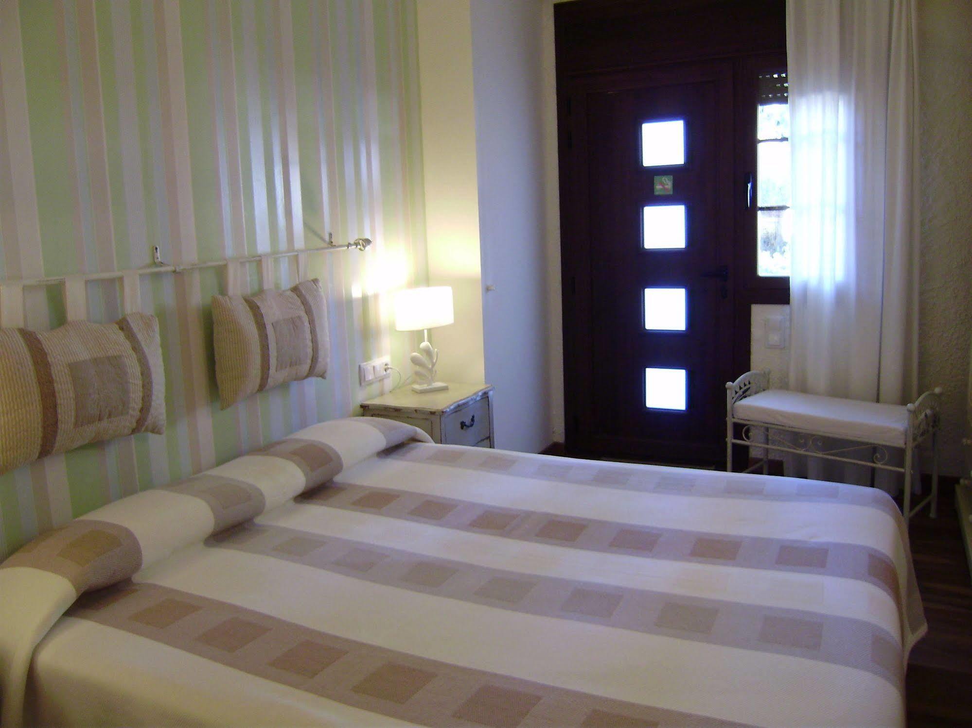 Bed & Breakfast Cal Music