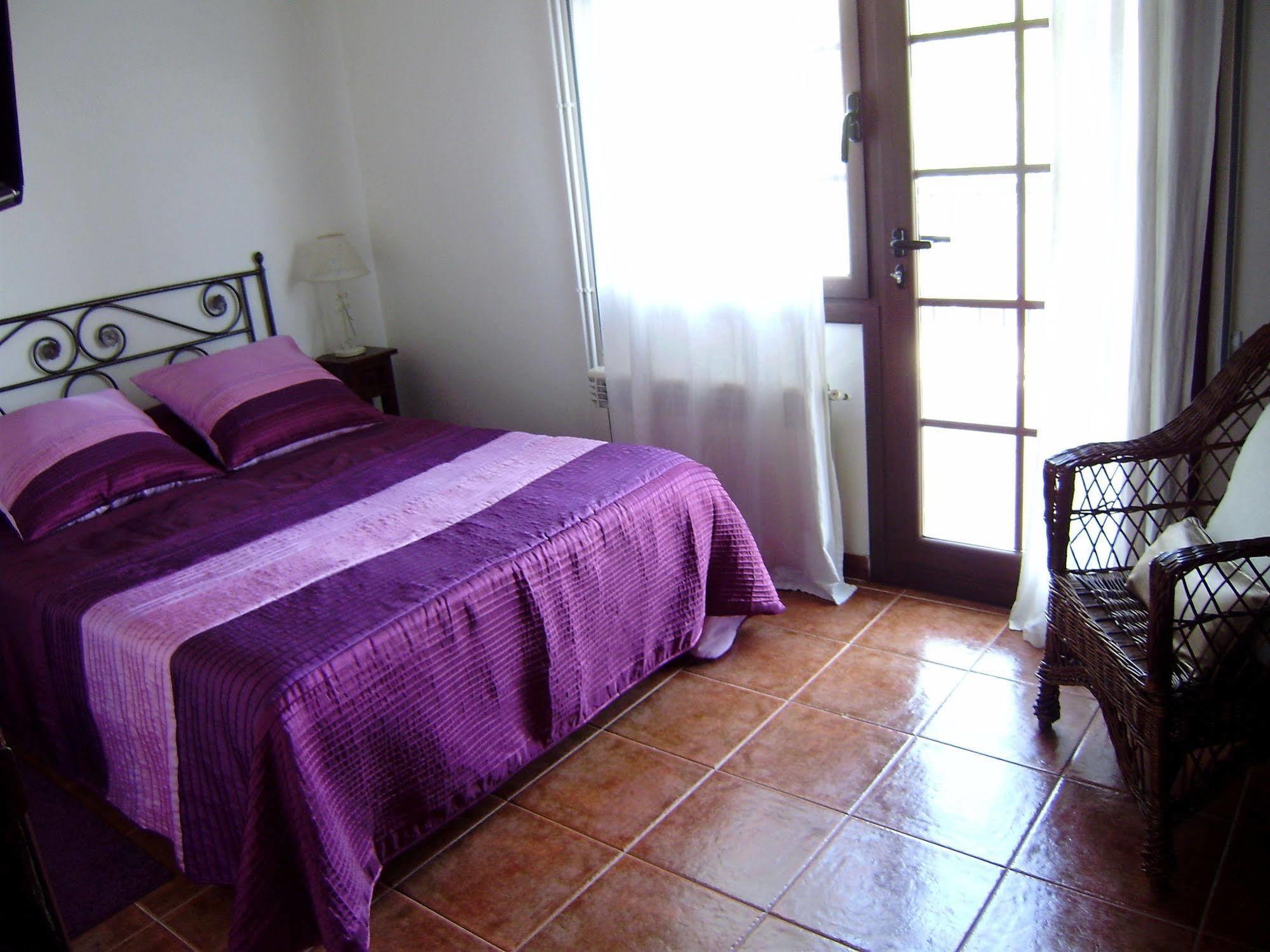 Cal Music Bed & Breakfast 2*
