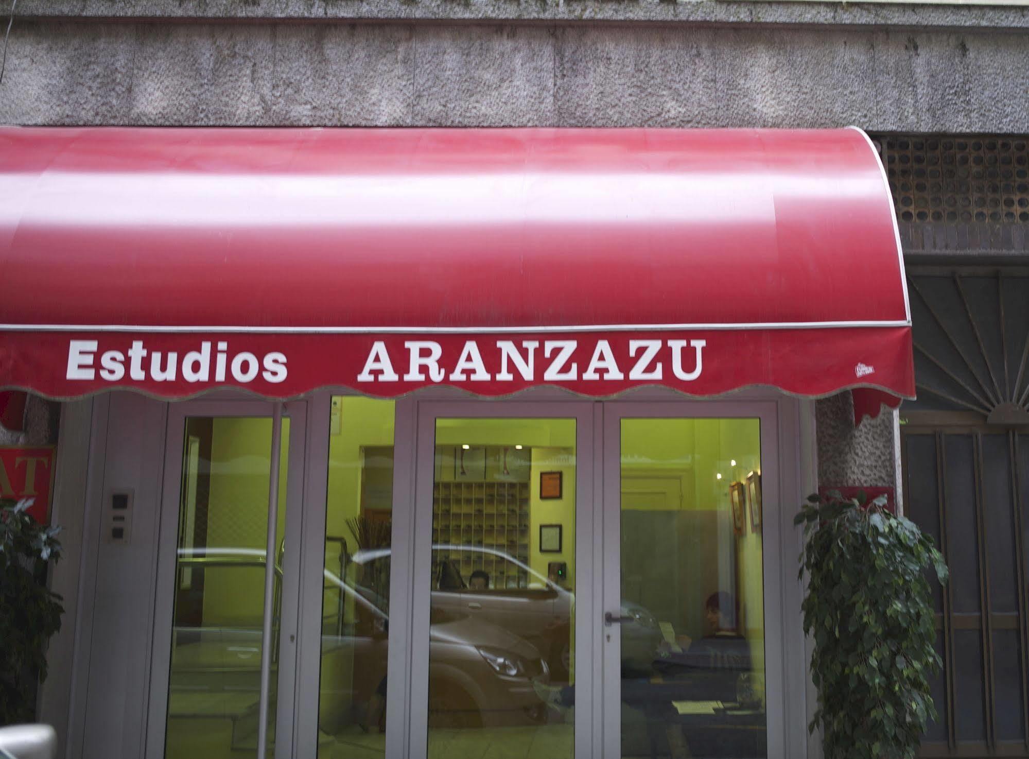 Aparthotel Estudios Aranzazu