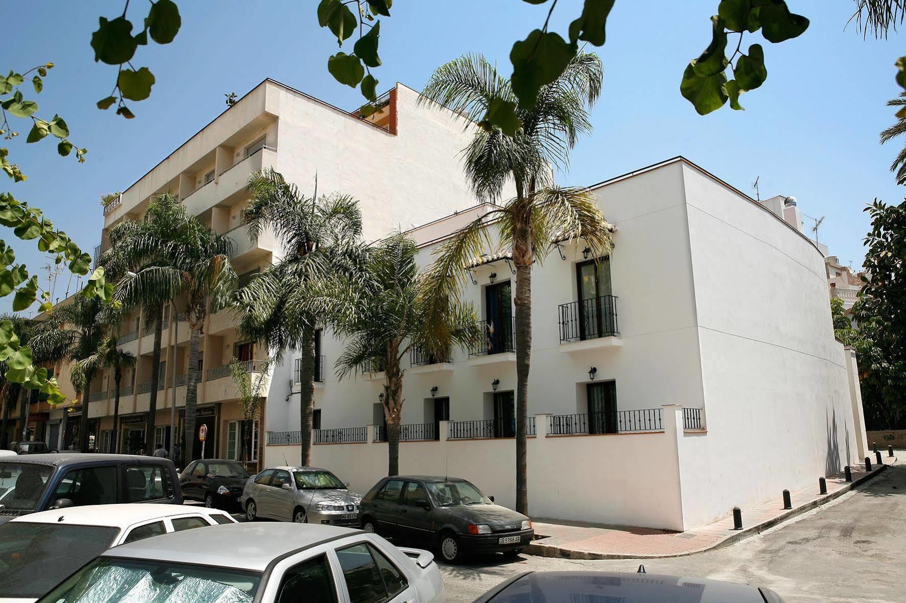 Hotel Carmen By Bossh 2*