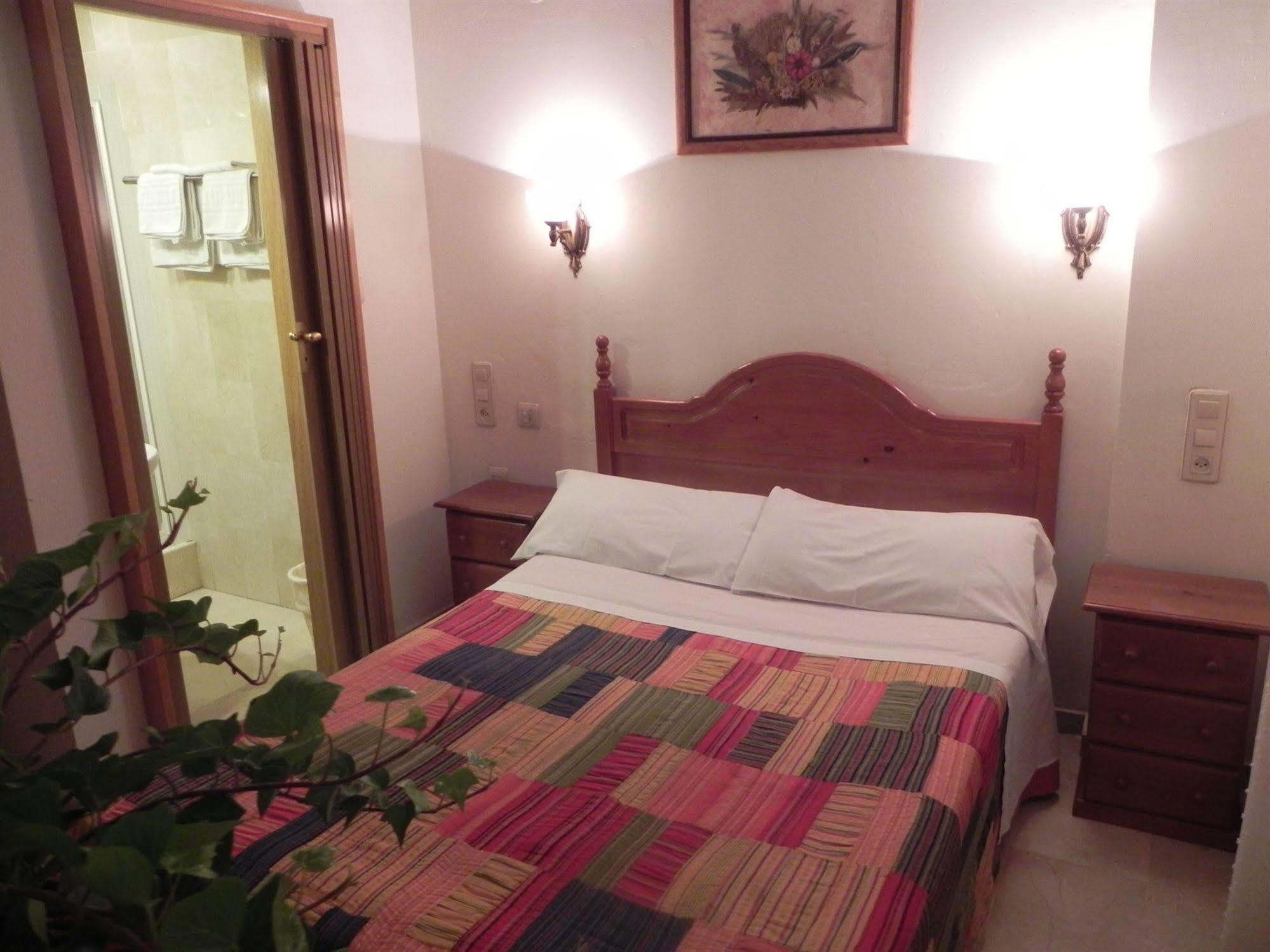 Hostal El Olivo Guest house 3*