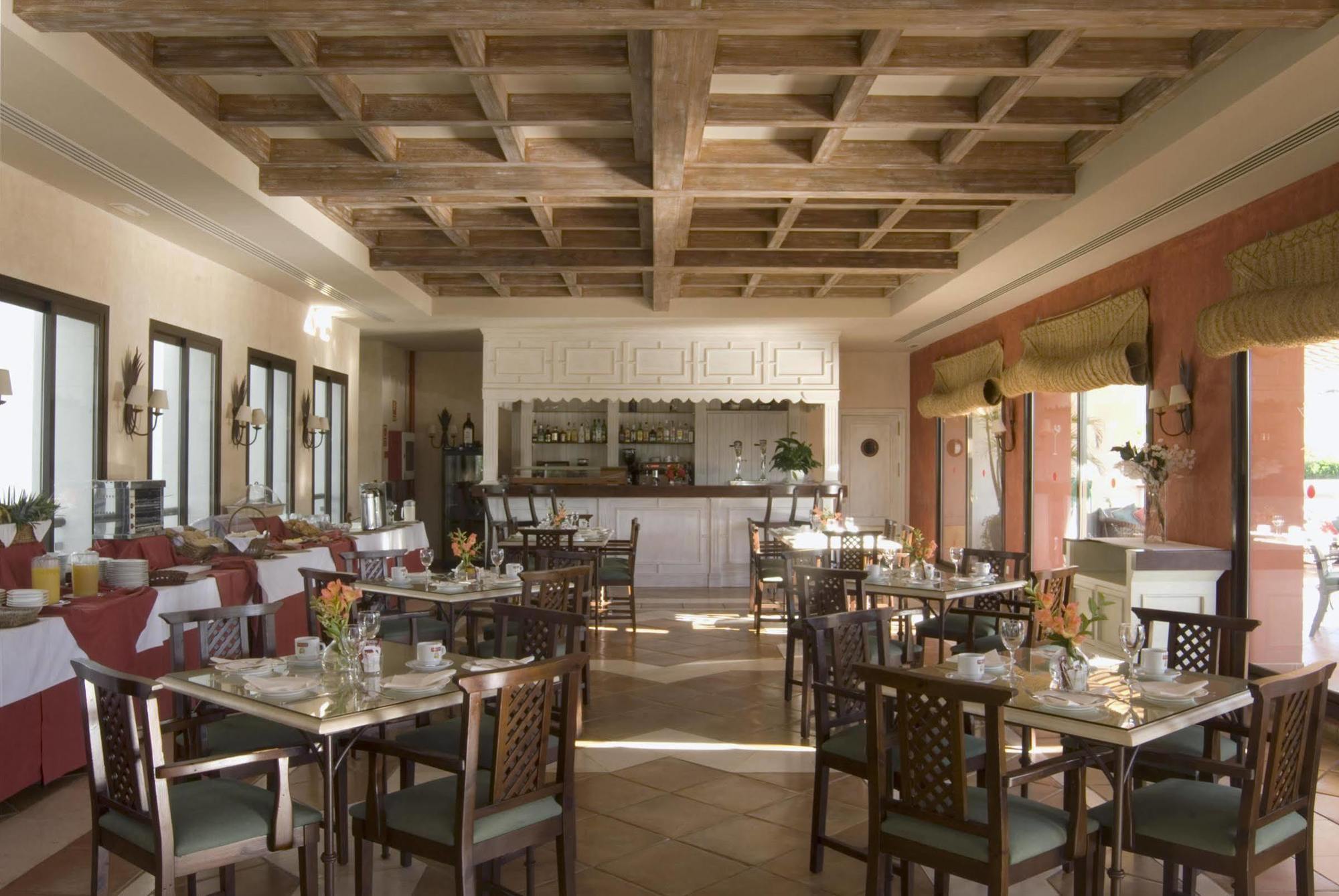Albayt & Apartahotel 3*