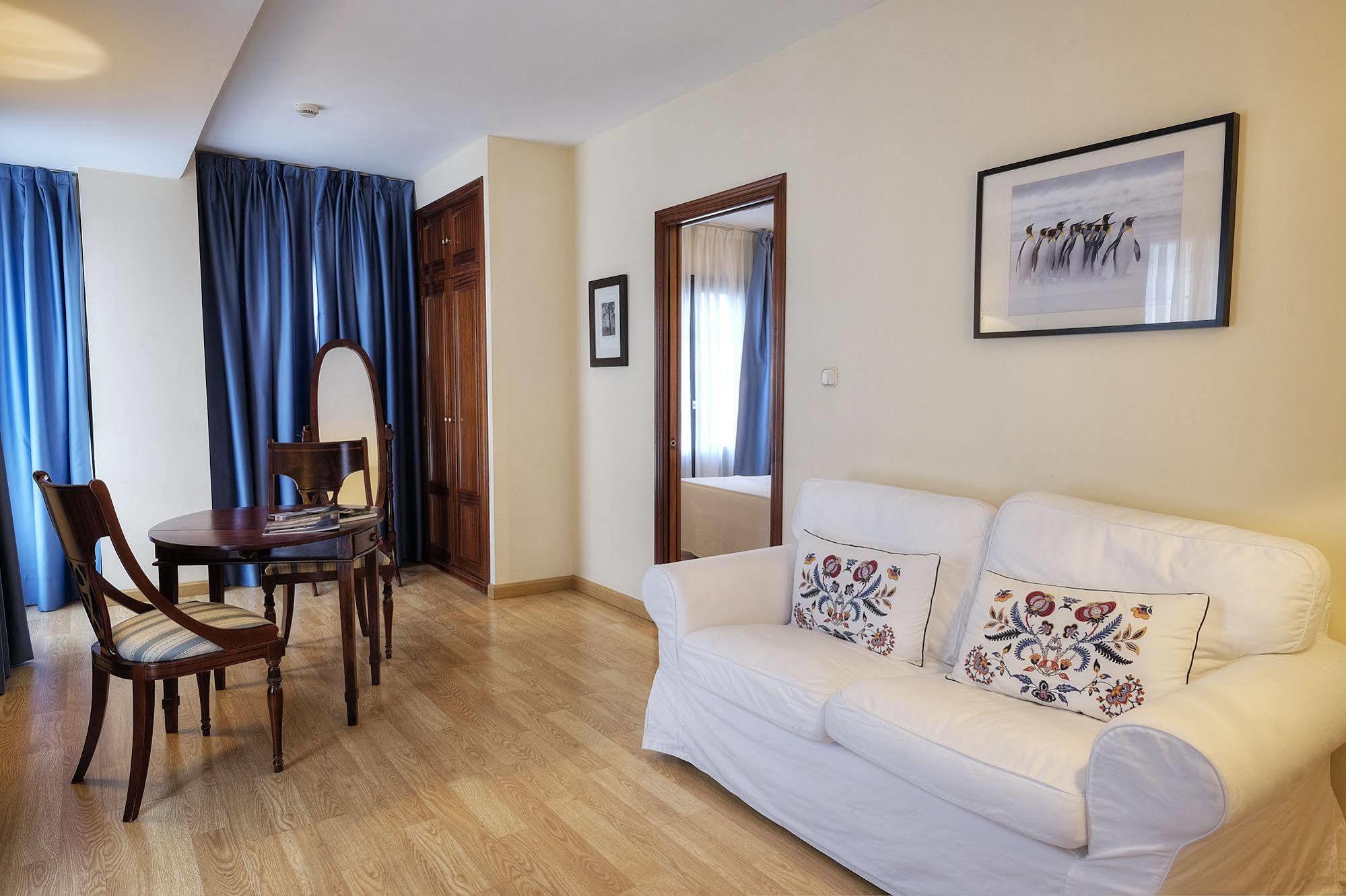 Hotel Y Arias