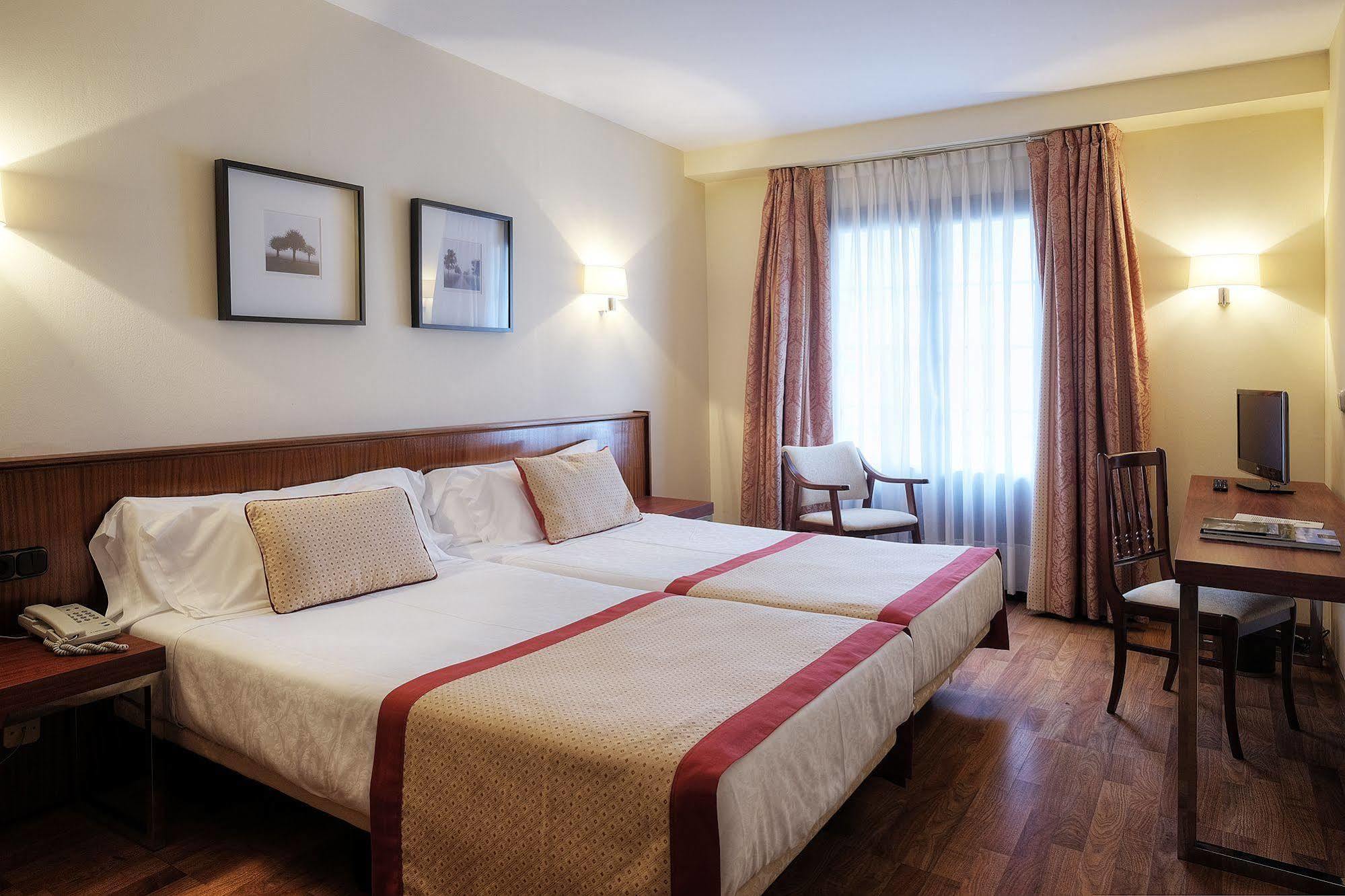 Hotel Y Arias