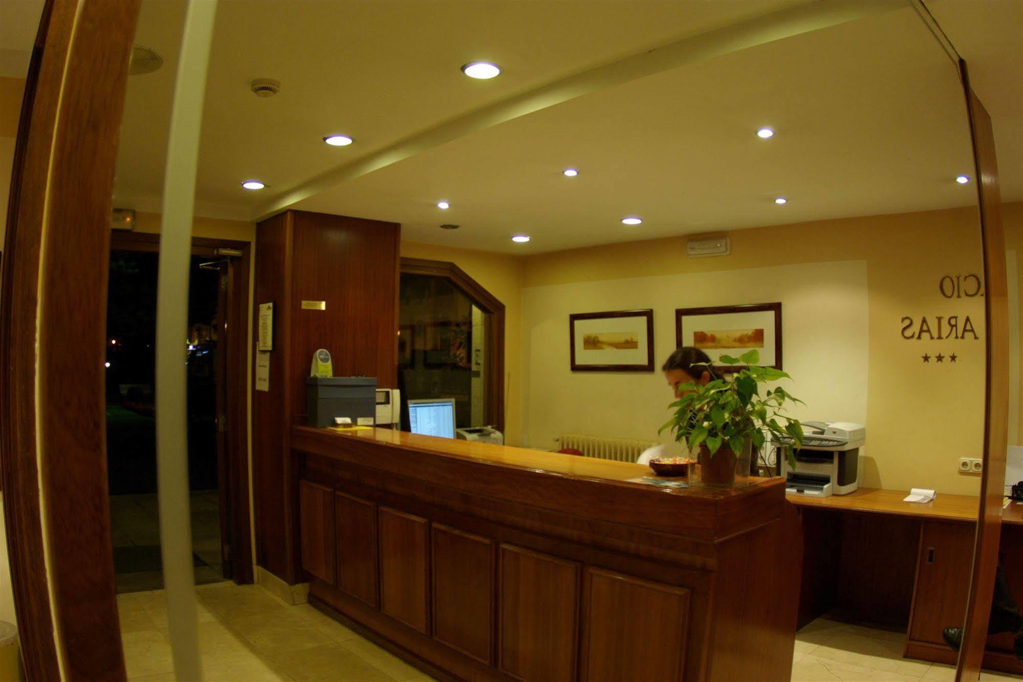 Y Arias Hotel