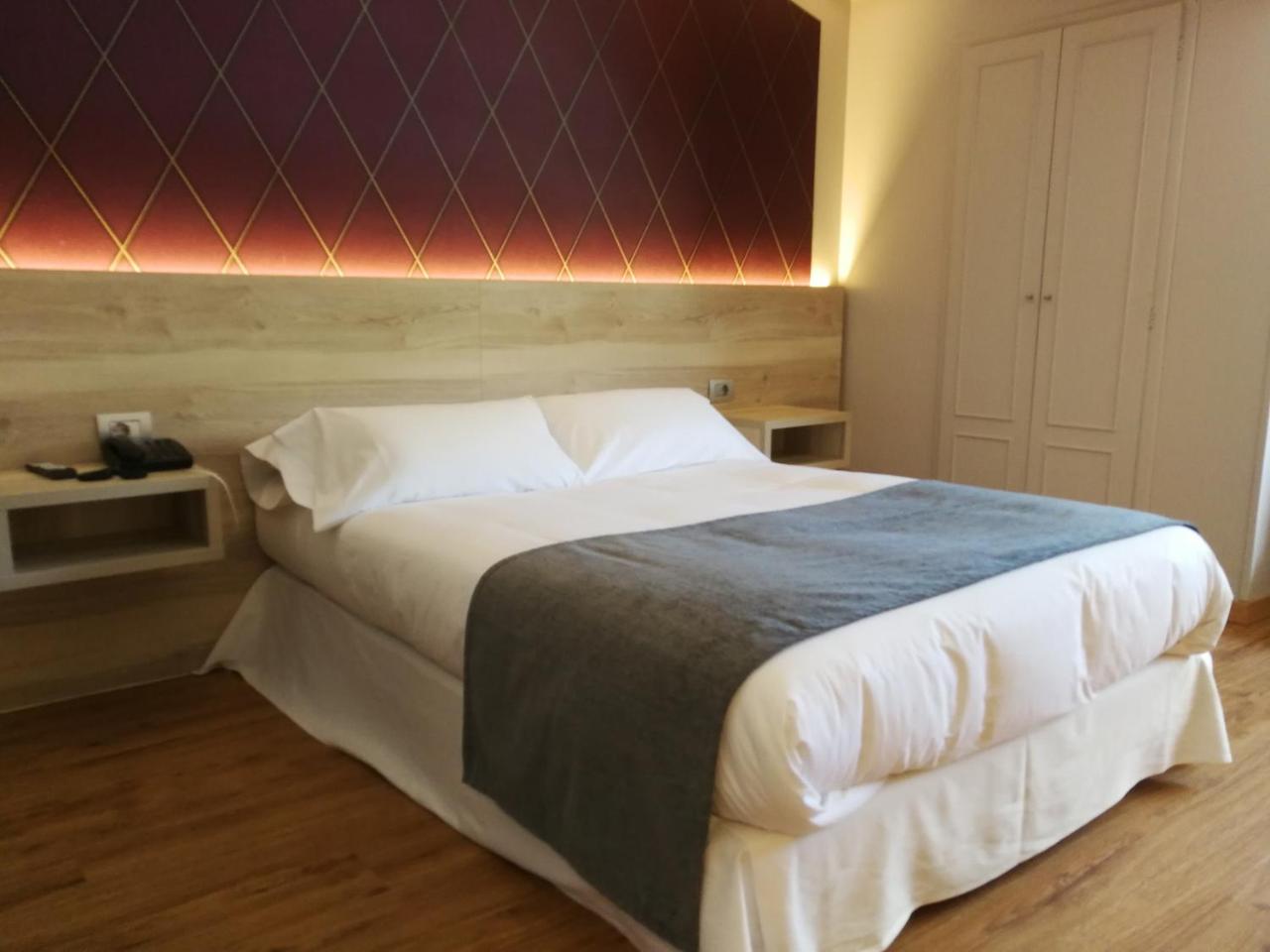 Hotel La Marina Cee