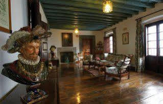 Pax Casona Del Busto Hotel
