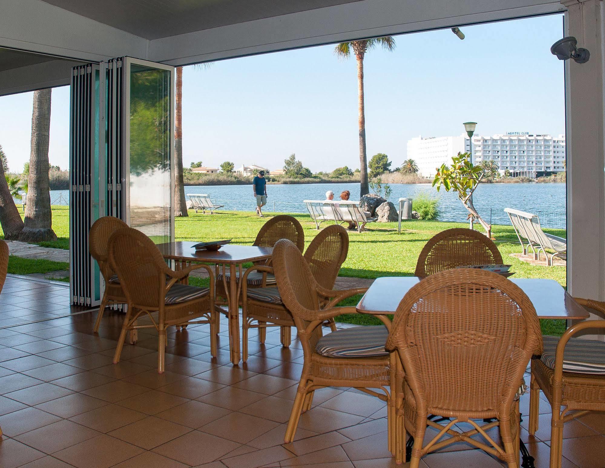 Universal Elisa Aparthotel 4*