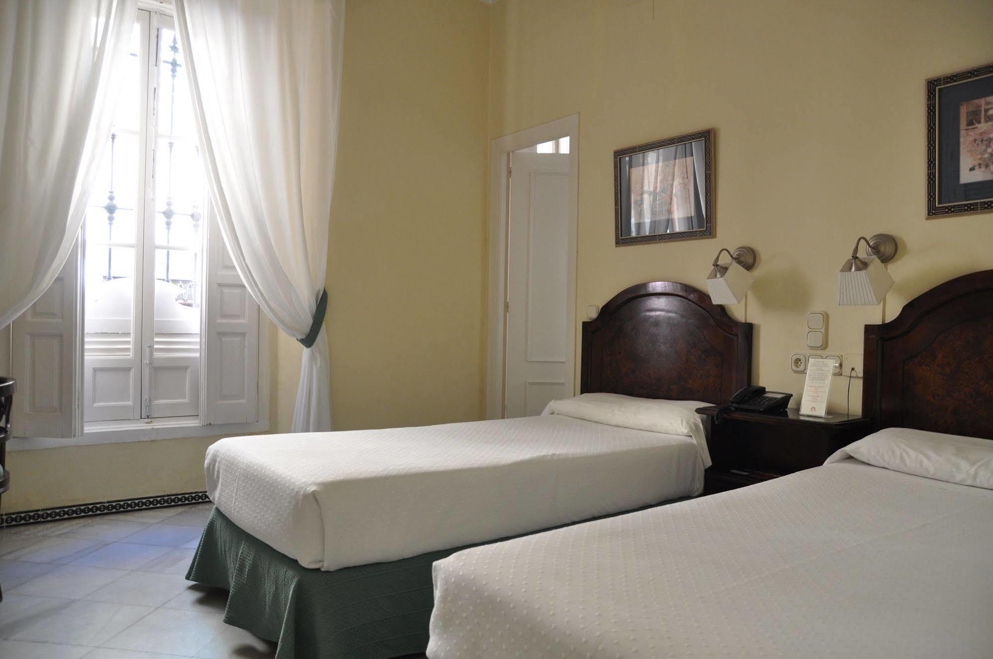 Hotel Bypillow Abril