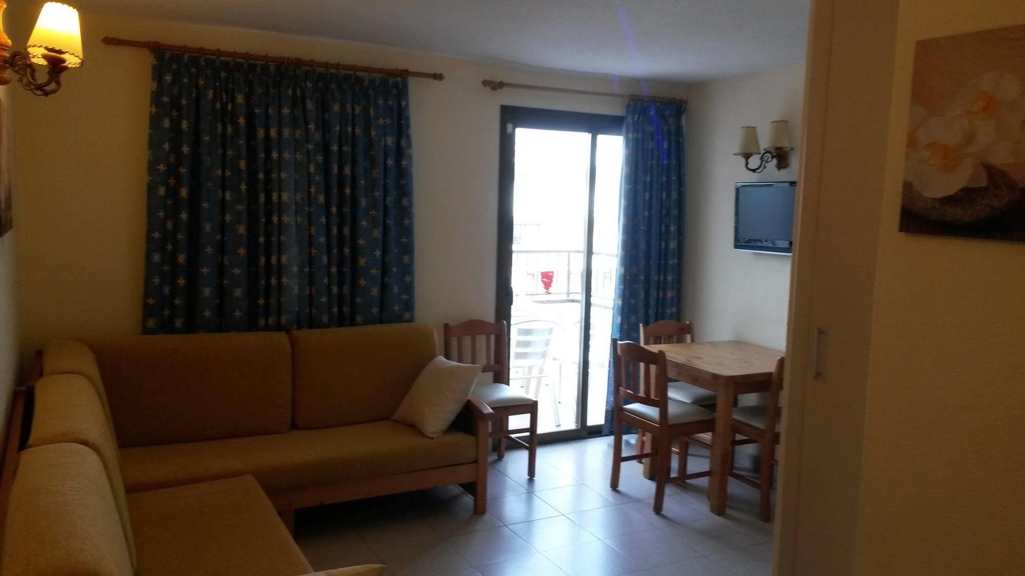 Apartahotel Casa Luis 4*