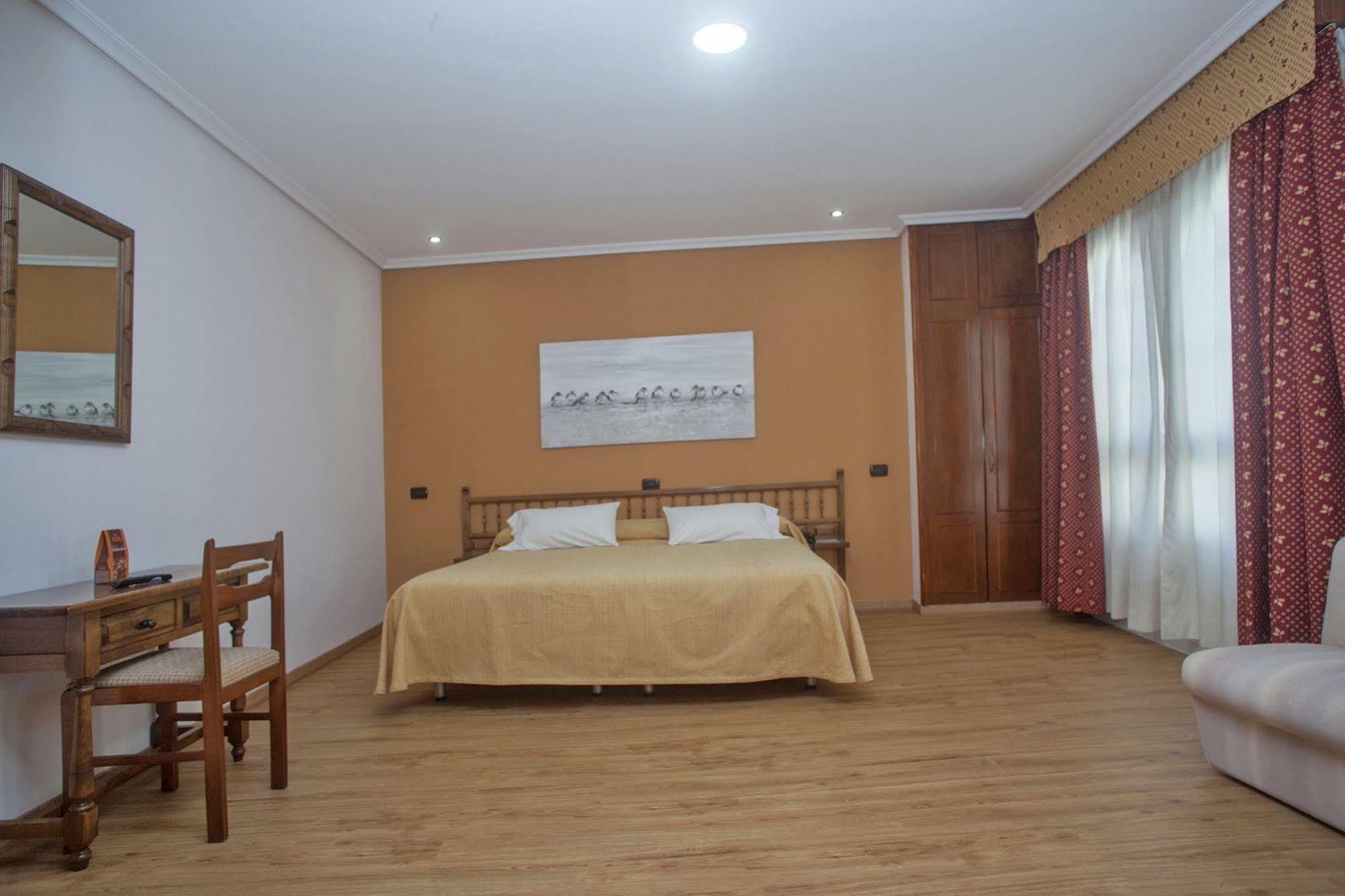 La Marina 2*