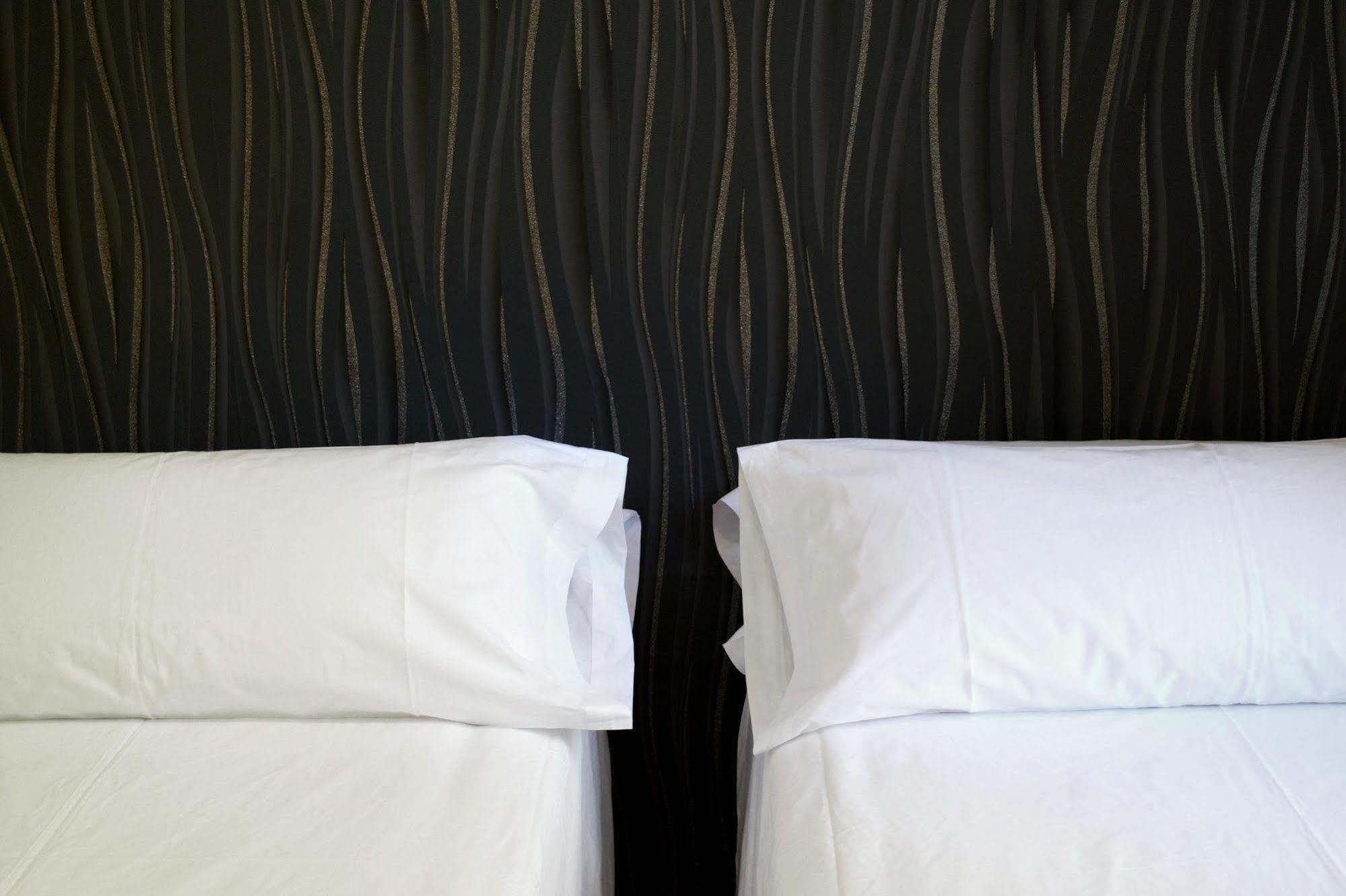 Guest house Cosmopolitan Boutique Rambla 2*