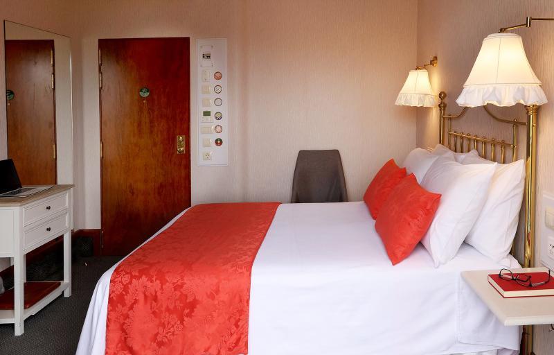 Continental Hotel 3*