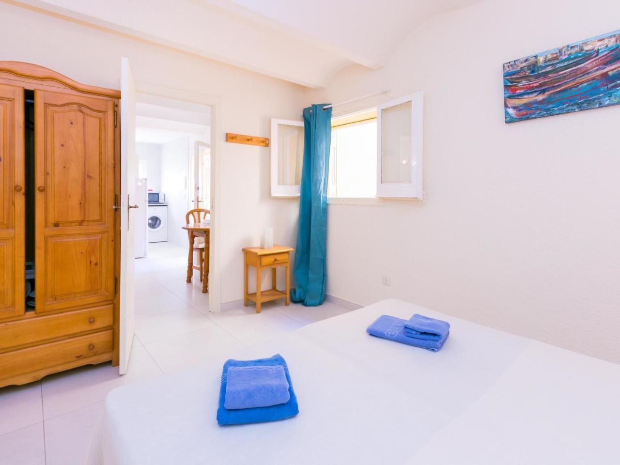Velazquez-3 By Interhome