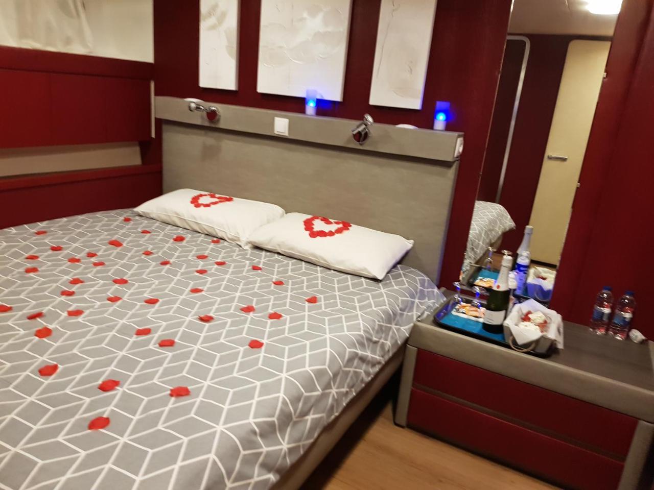 Opalia Nautic Hotel en barco Vilanova i la Geltrú