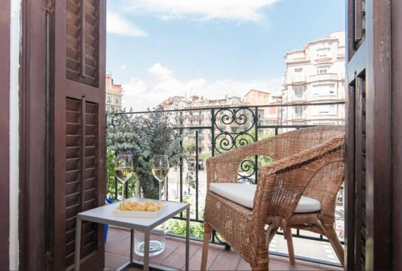 Priority Fira Apartments Apartment
