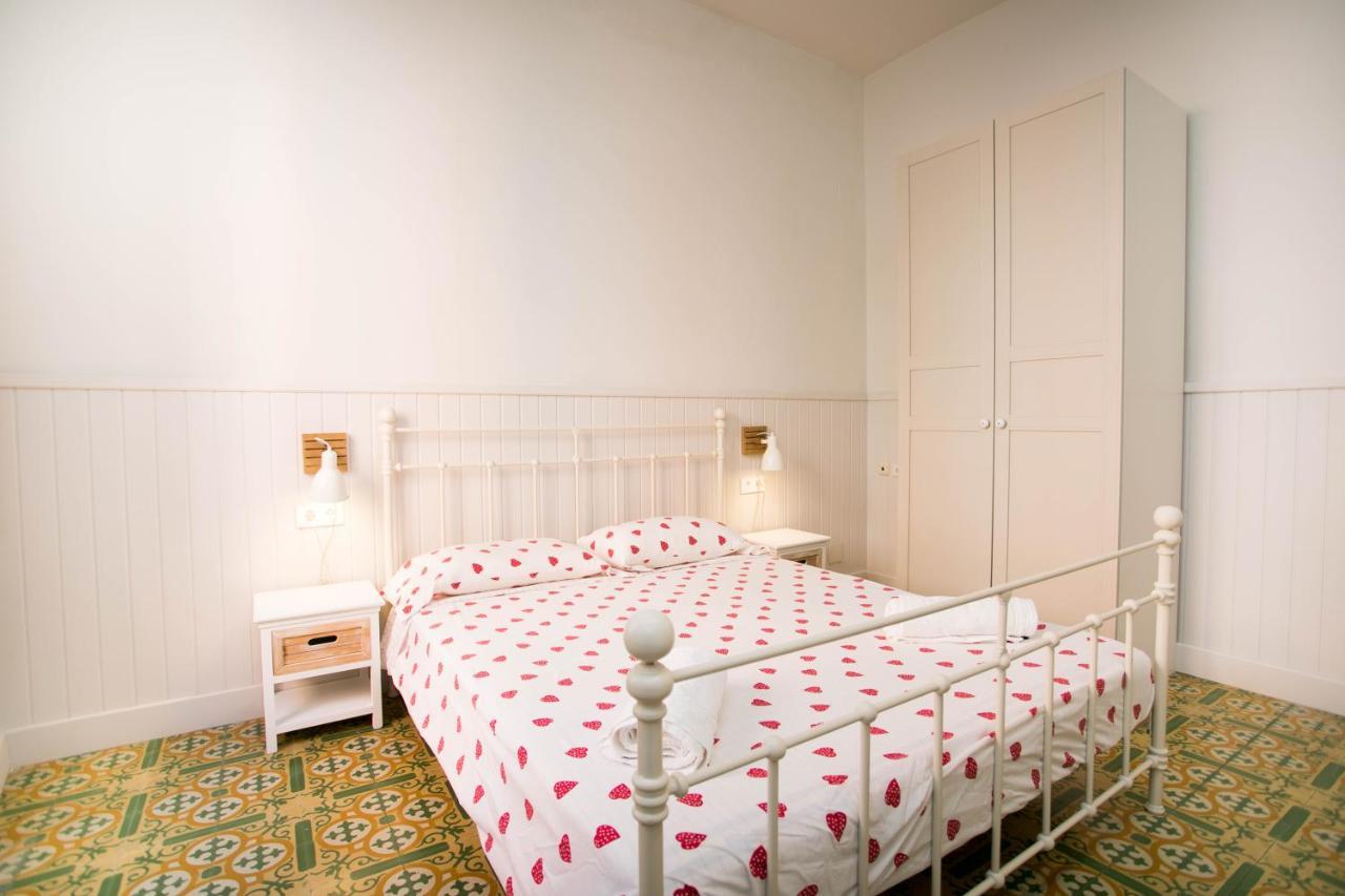 Moll House, The Pensión