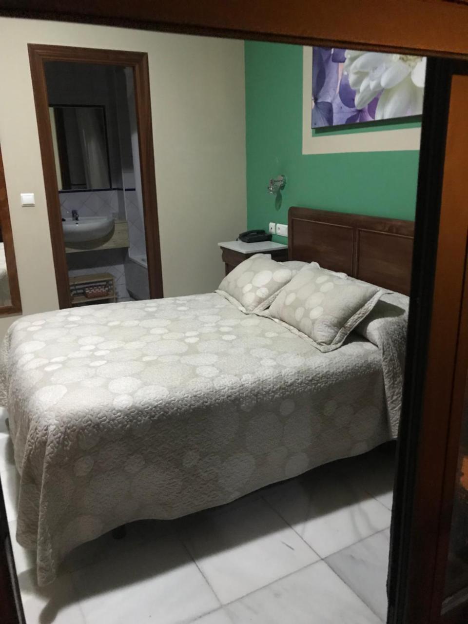 Puerta Carmona 2*