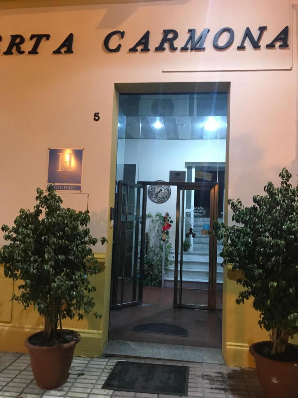 Puerta Carmona Guest house 2*