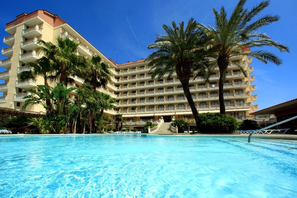 Aqua Silhouette & - Adults Only 4*