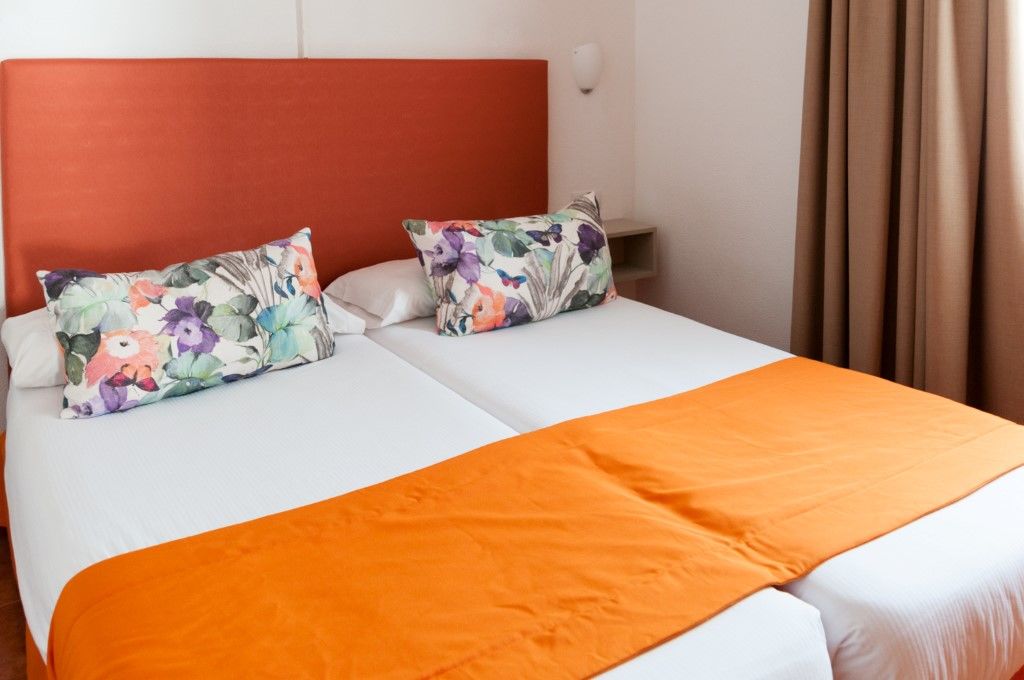Crotos Hotel 2*