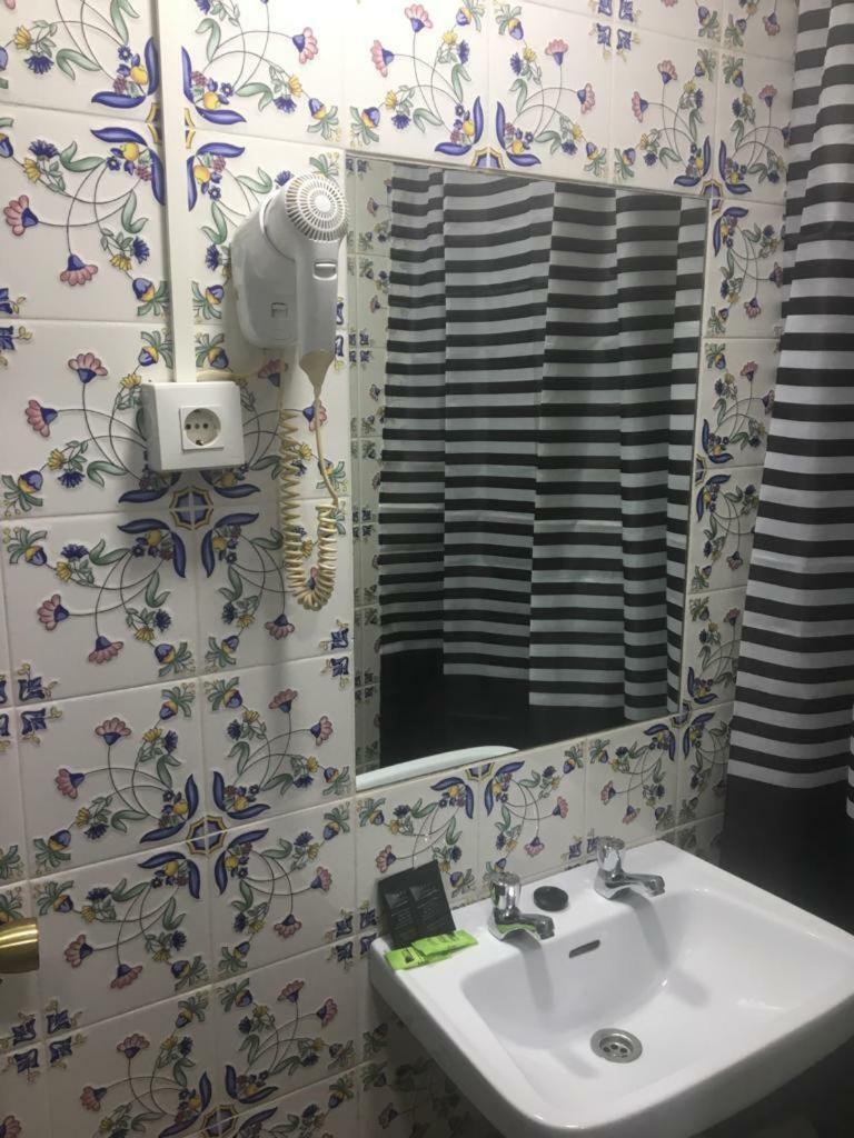 Guest house Alcobia 2*