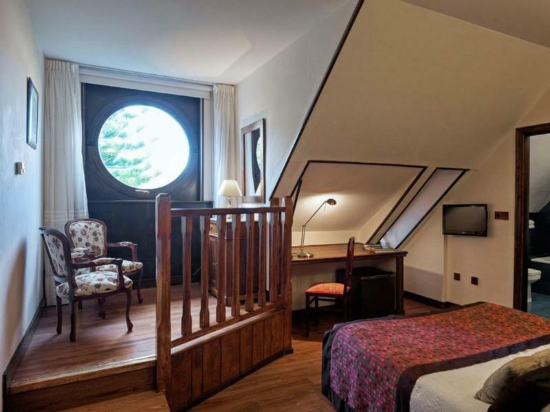 Y Arias Hotel