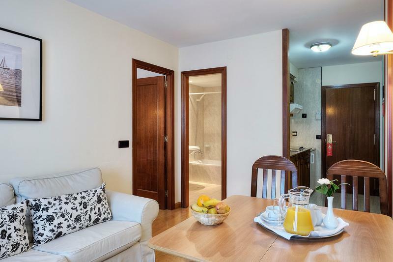 Y Arias Hotel 3*