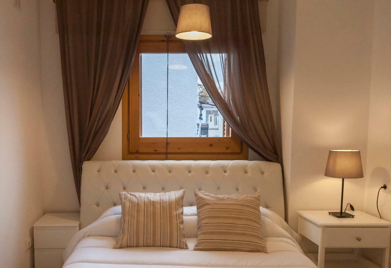 Lets Holidays Mediterranean 3 Minutes To The 2 Apartment *
