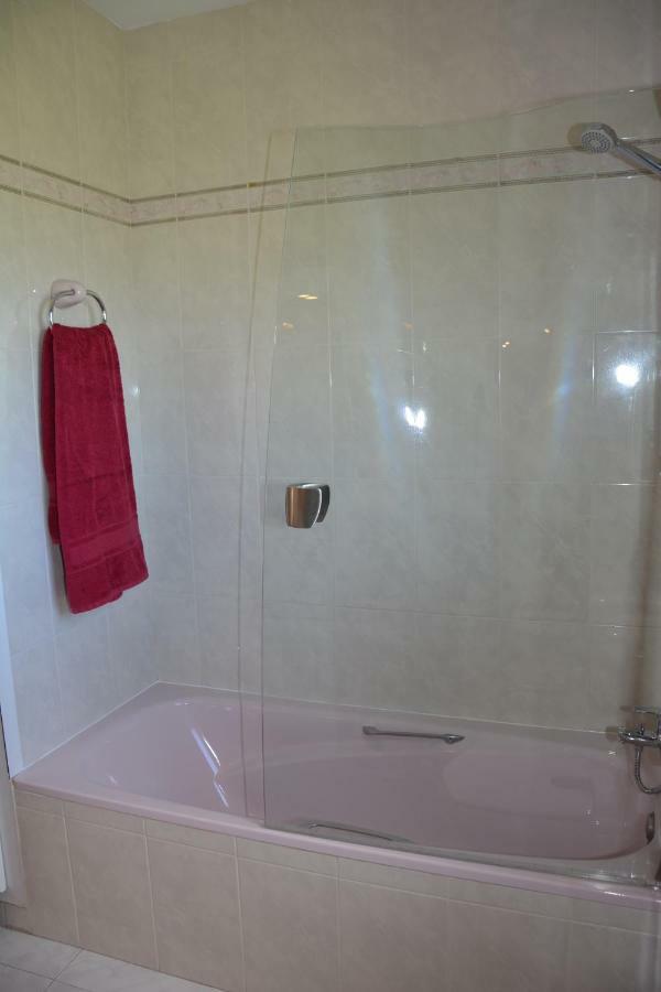 Villa Sitges Colibri: Beach-nearby Oasis With Pool And Tennis Vilanova i la Geltru