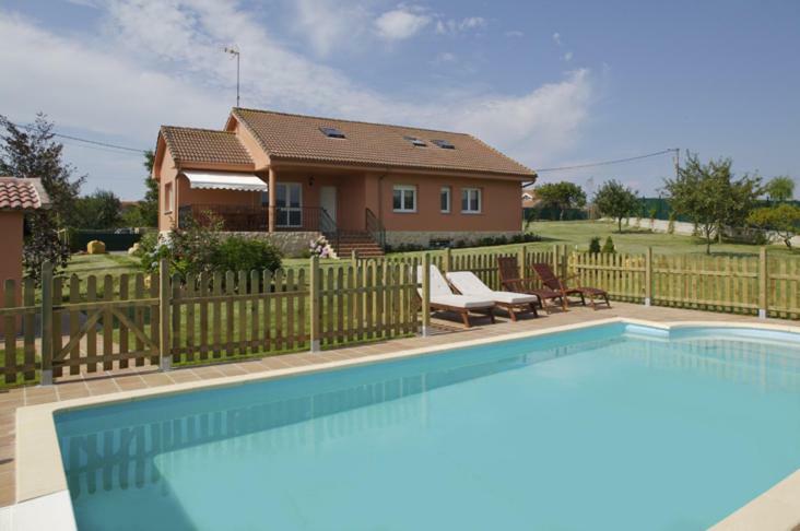 Dalias - De Lujo Con Piscina Privada Y Atracciones Villaviciosa (Asturias)