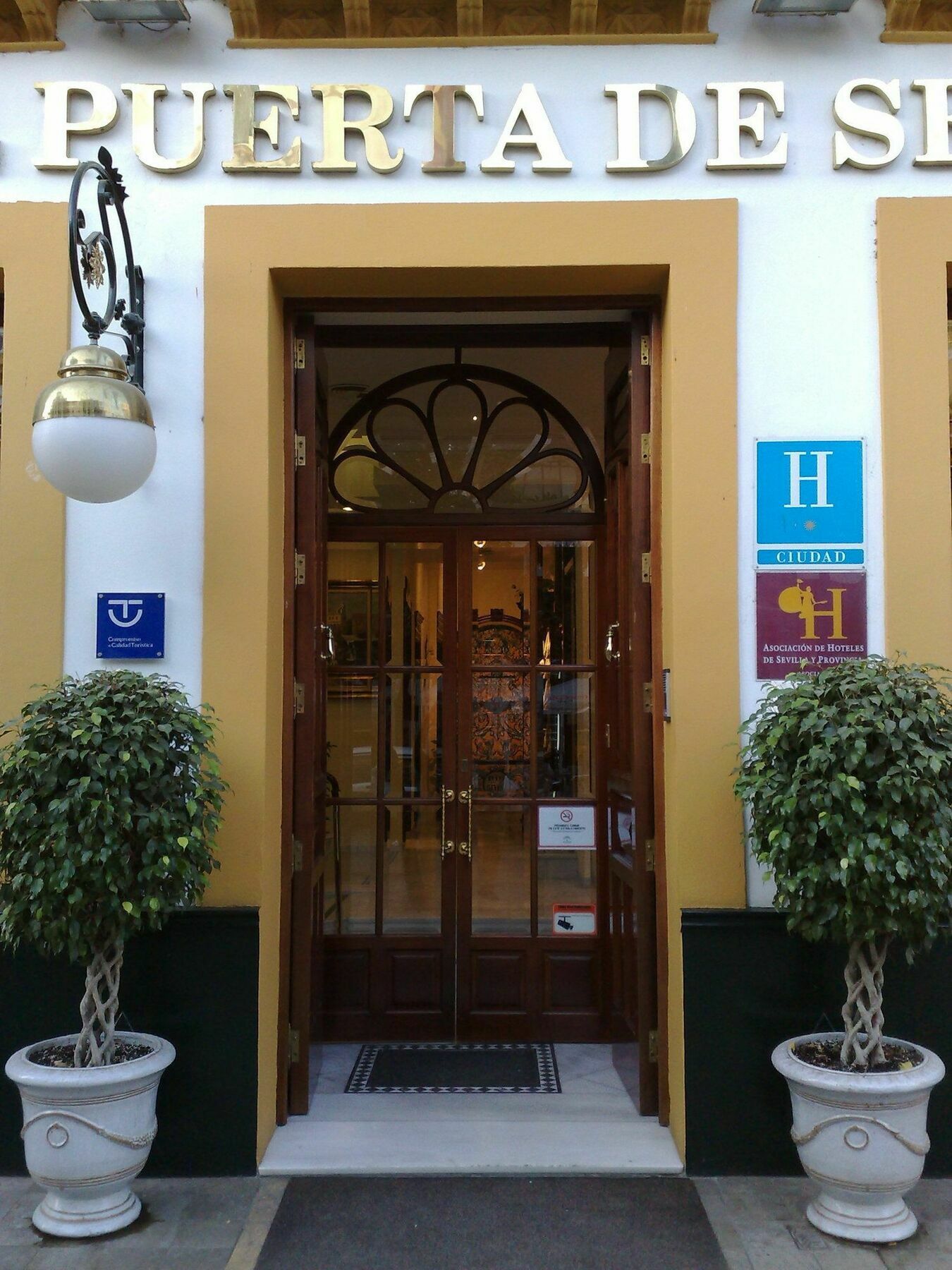 Basic Puerta De Hotel *