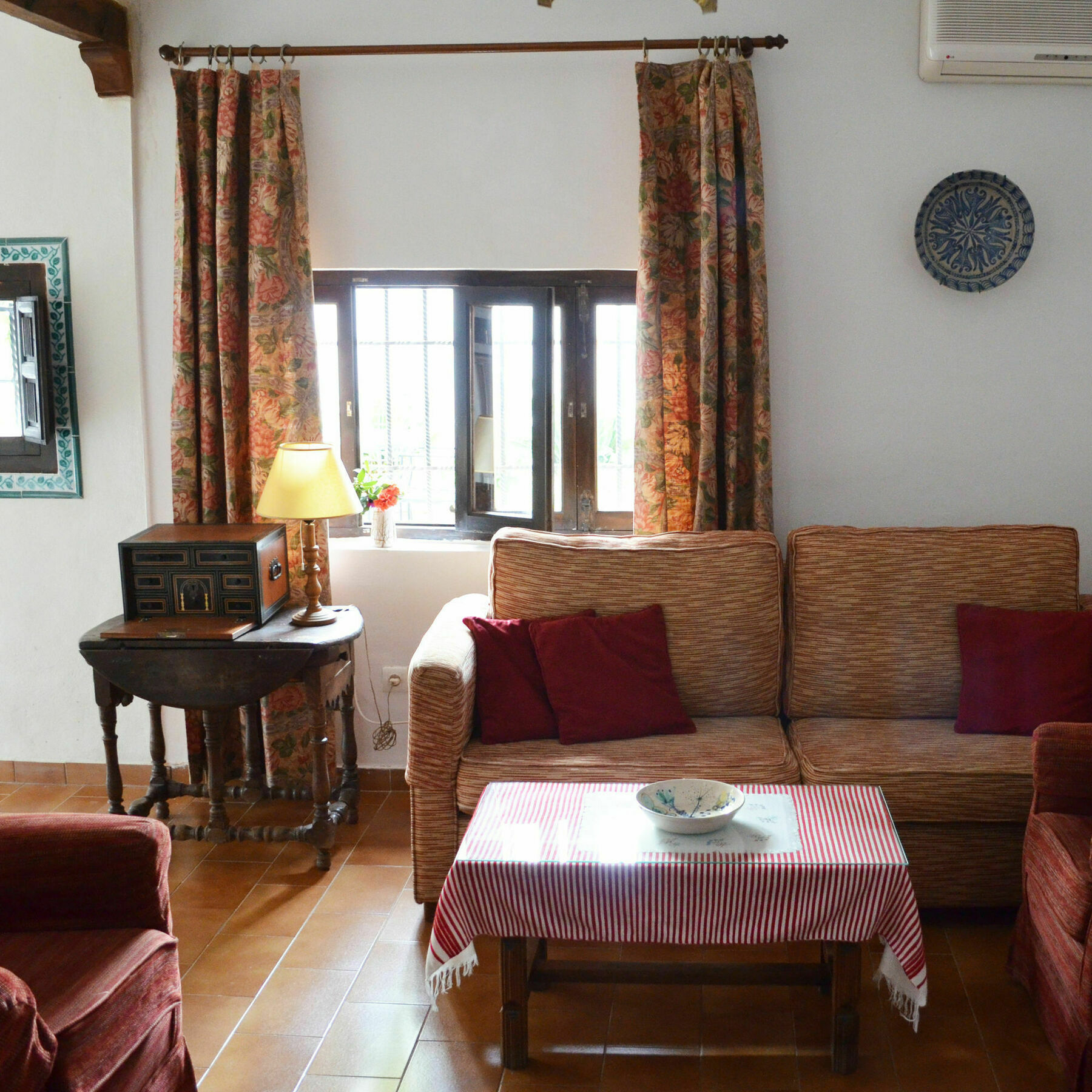 Santa Isabel La Real Hotel