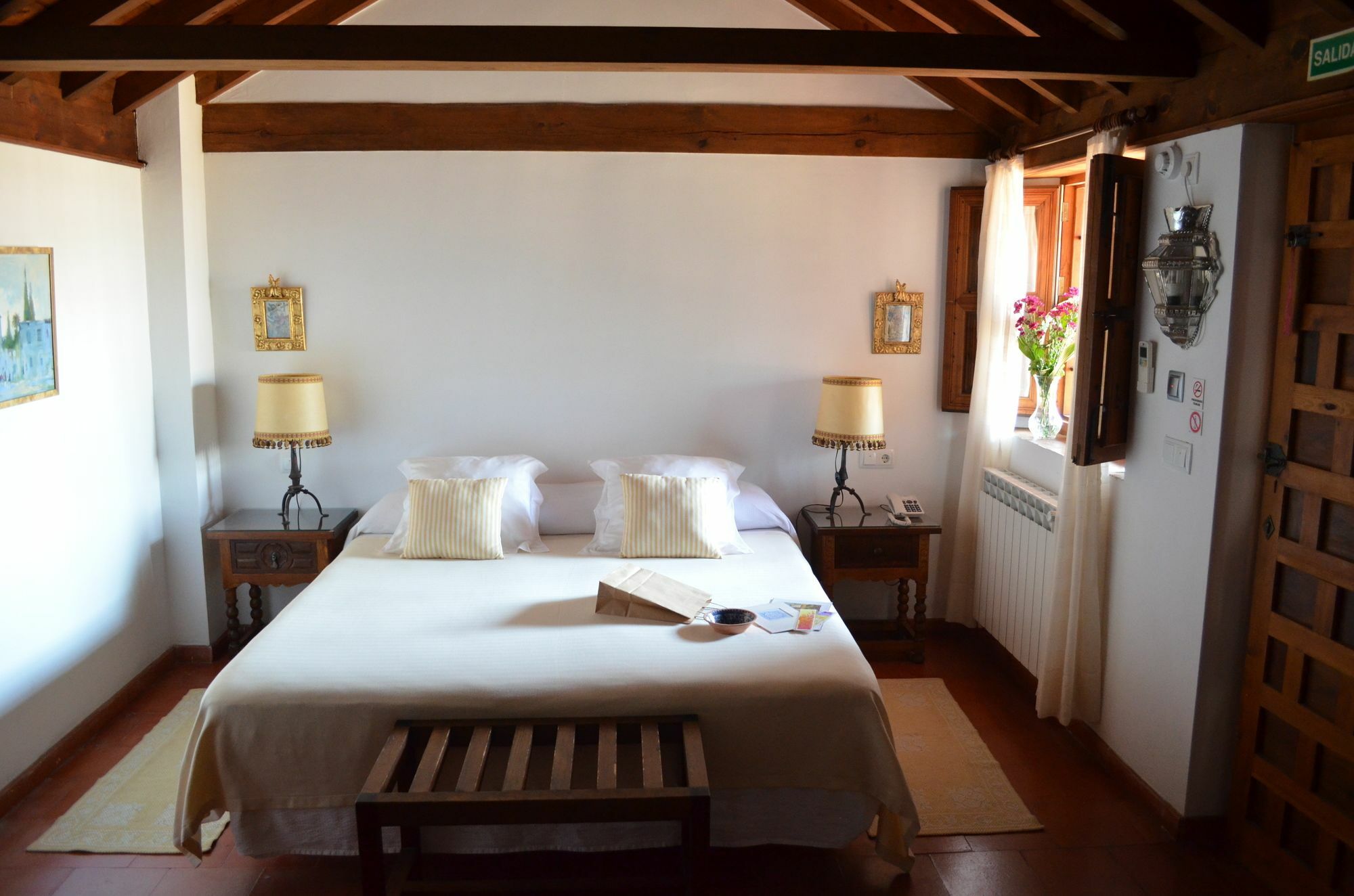 Santa Isabel La Real Hotel