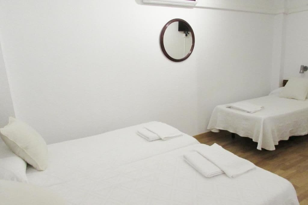 Guest house Hostal Suizo