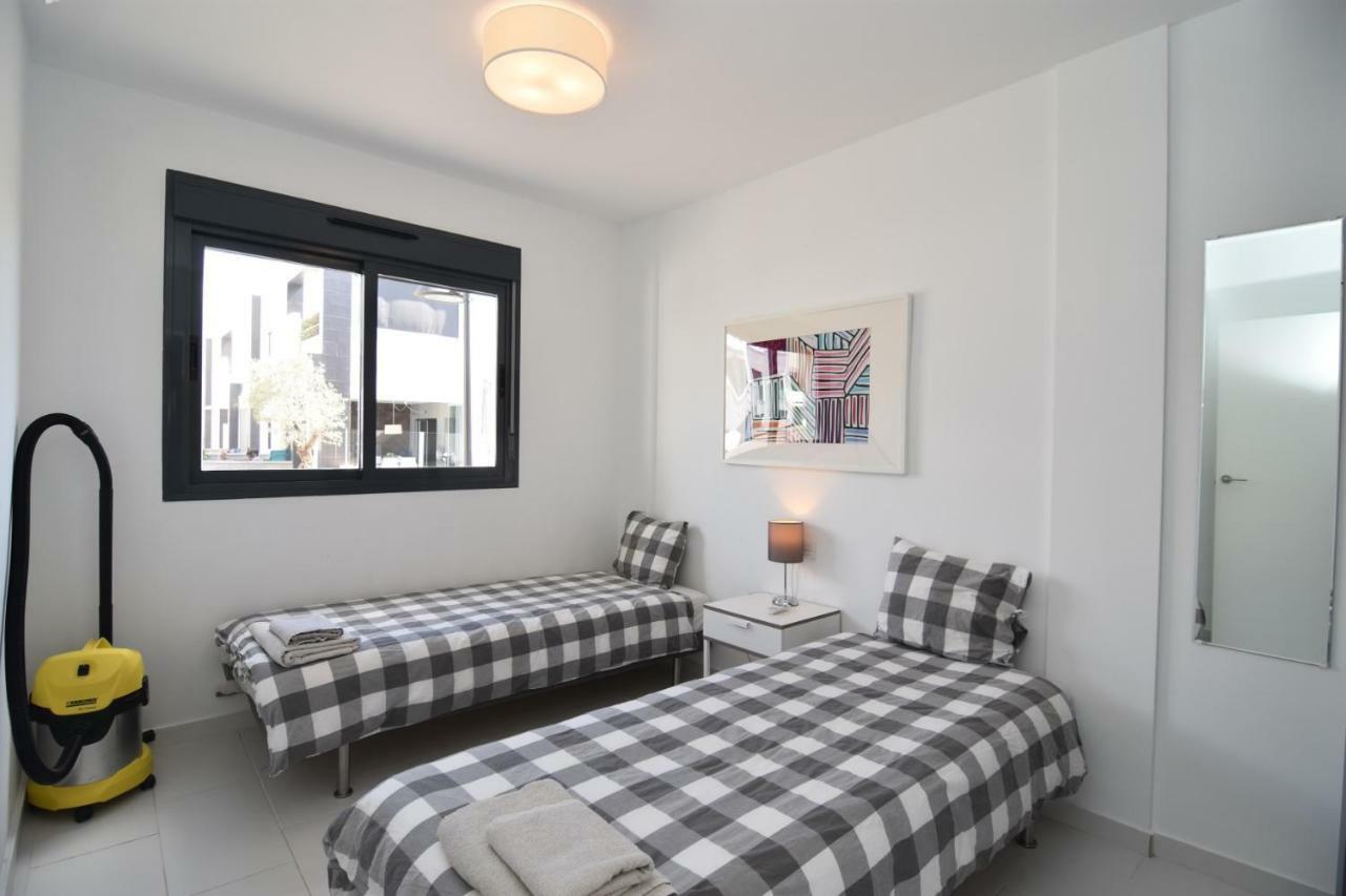 Oasis V South Facing Pool View La Zenia Apartment *