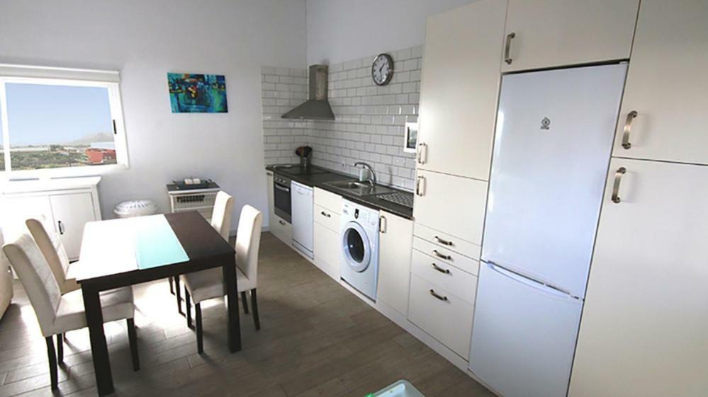 Holiday home Albe, Jacuzzi Con Vistas Al Mar Arona (Tenerife)