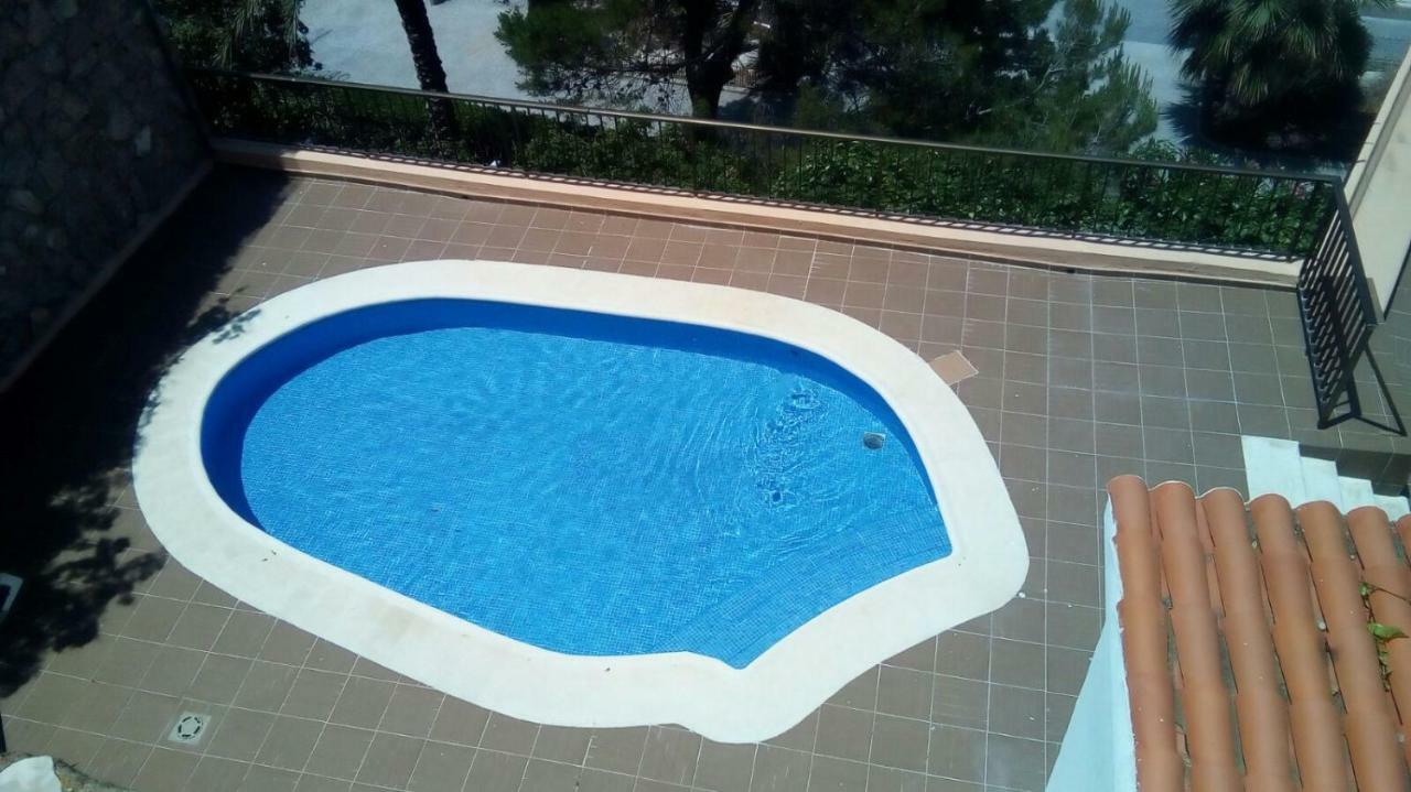 Junto Al Mar *
