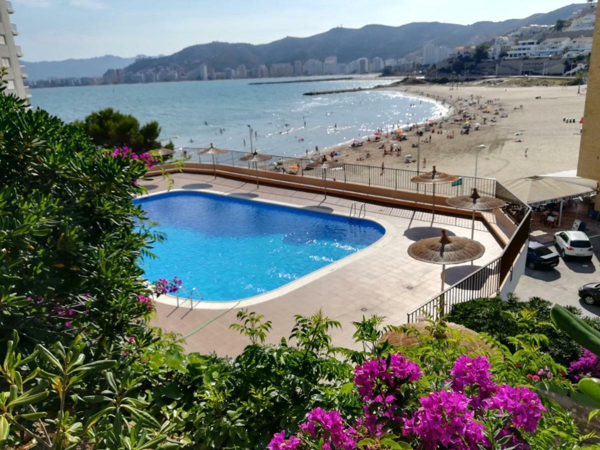 Junto Al Mar