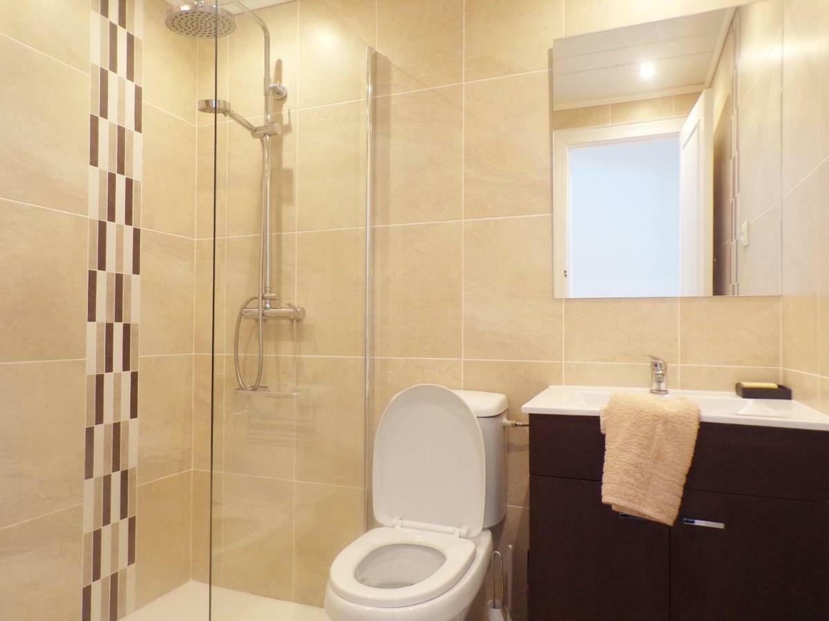 Ground Floor Overlooking Pool Apartamento *