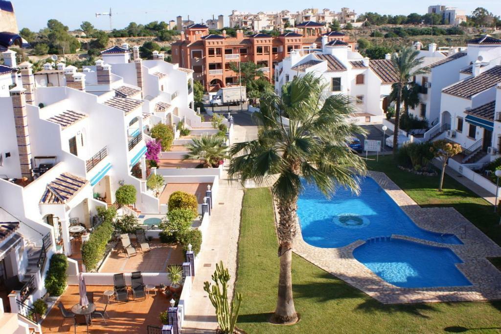 Calle Rigoletto Costa Blanca * Villamartin (Valencia)