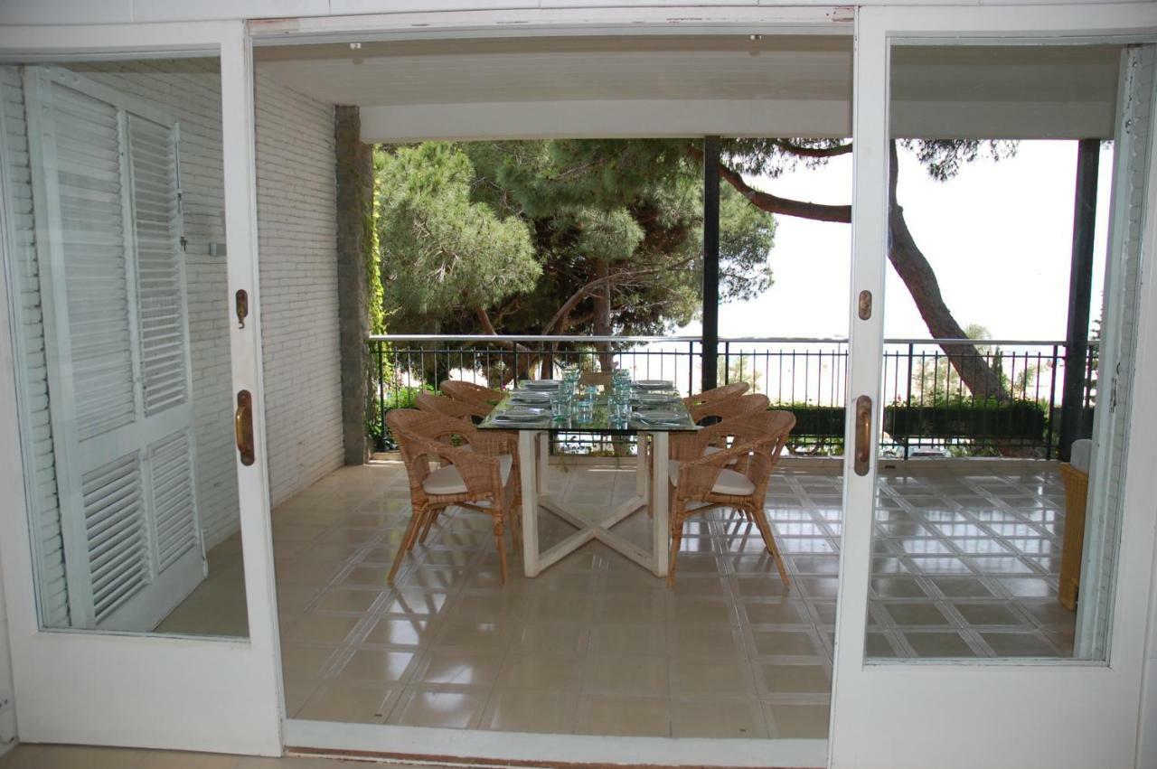 Apartment Beachfront/primera Linea In/en Caldetas