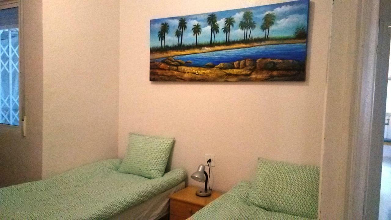 Downtown With Wifi & Tv Box Torrevieja