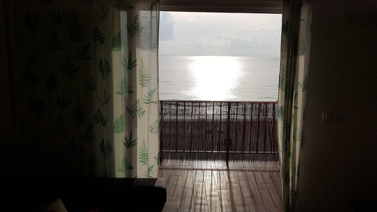 De Lujo En Primera Línea De La Playa De Con Vistas Al Castillo