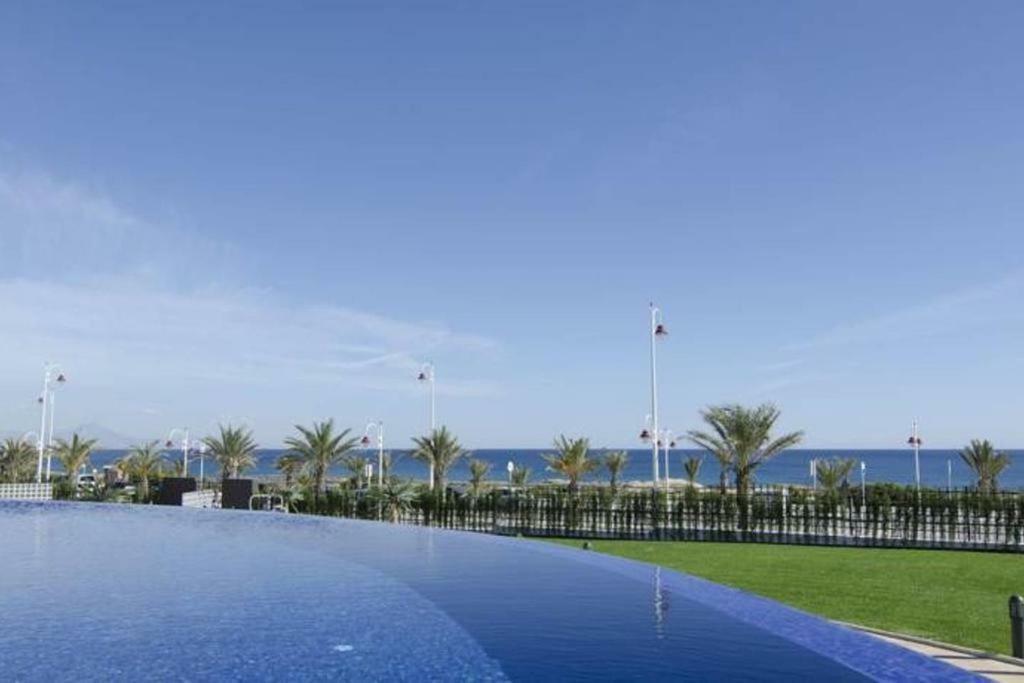 Luxury Front * Arenales del Sol