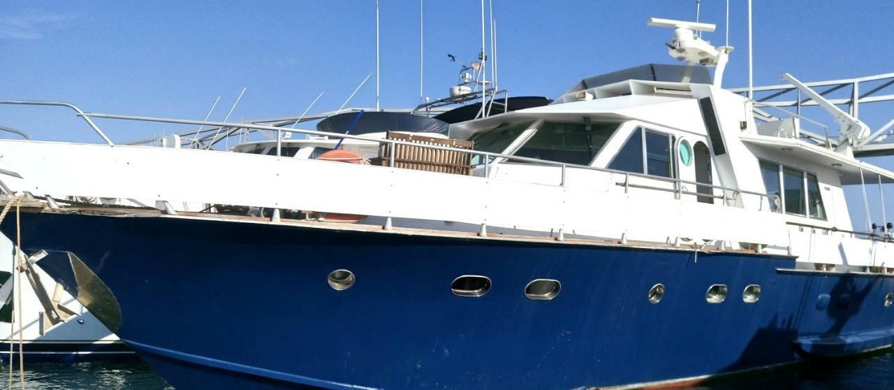 Botel Your Own Private Yacht