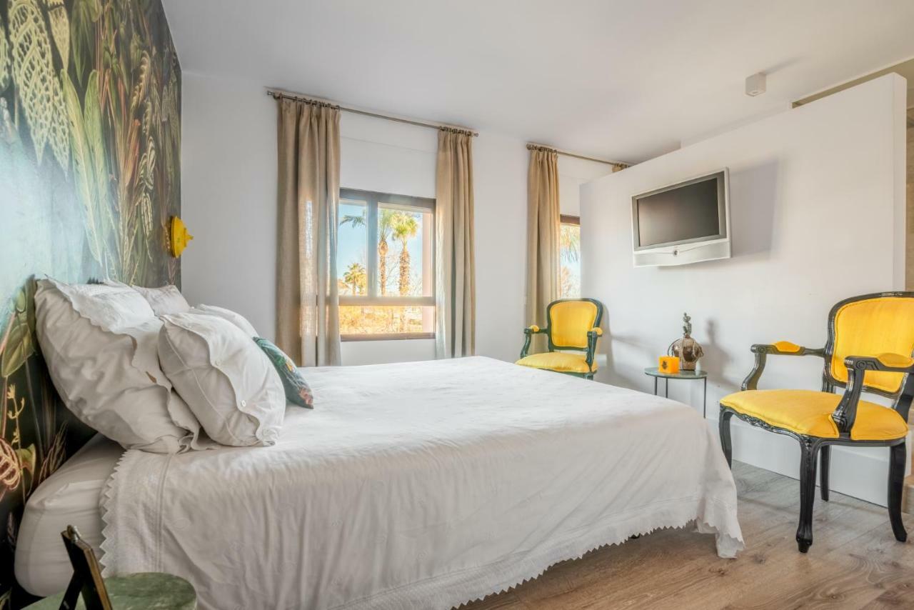 Royal Front Beach Apartment *