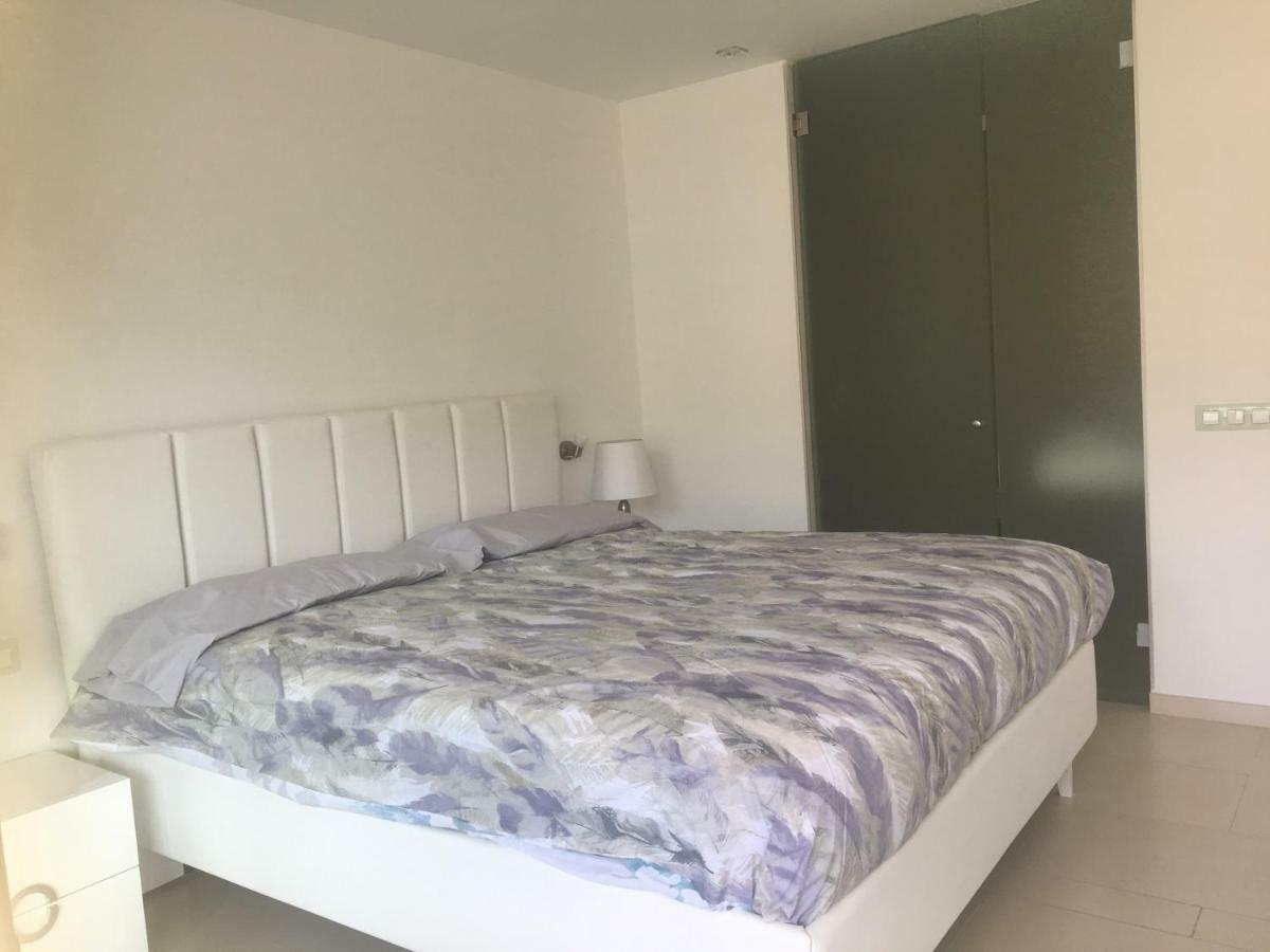 The Waves, Luxurious 5*, Wifi, Olympic Pool Apartamento *