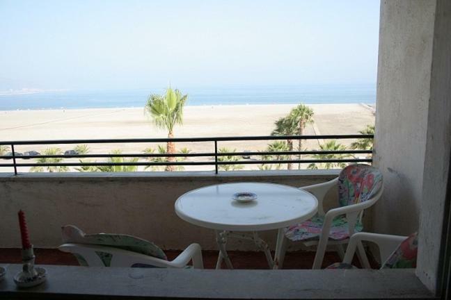 Primera Línea De Playa, 3 Habitaciones, Terraza Sobre El Mar, 4º Sin Ascensor Apartamento *